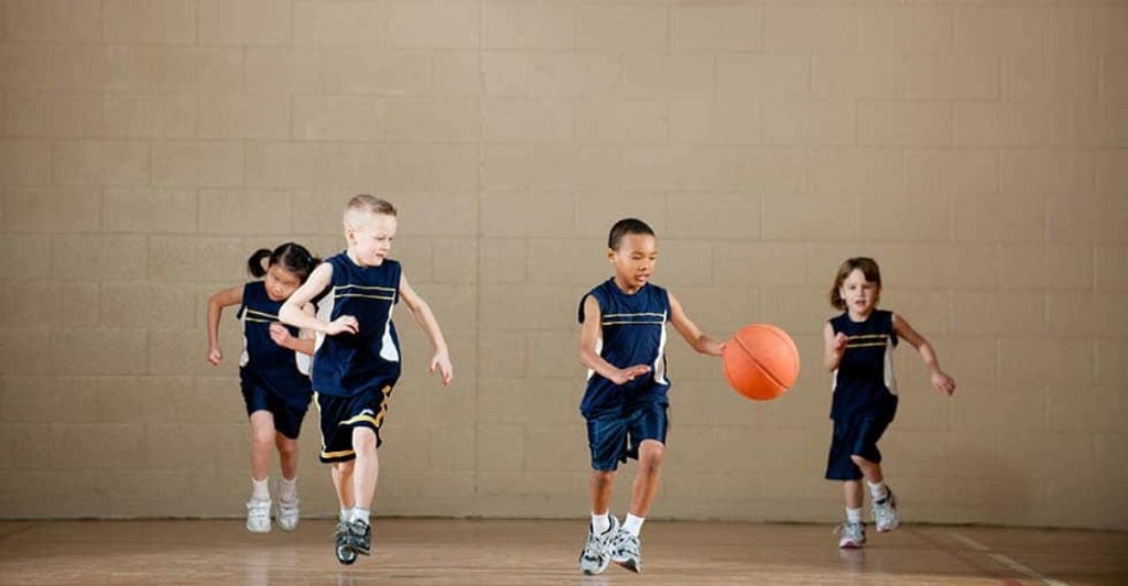 How does mini basketball differ from regular basketball