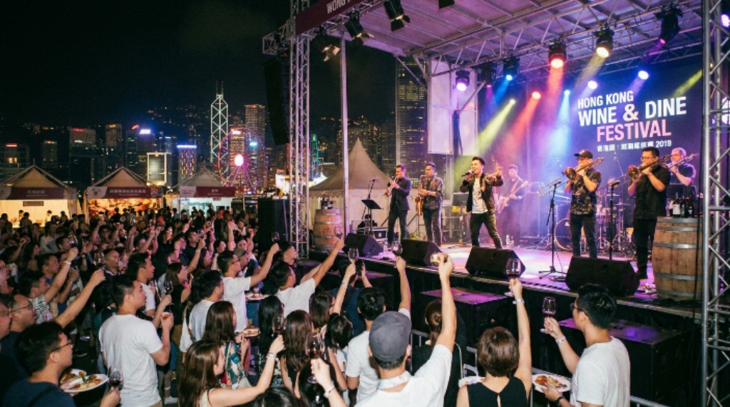 Live entertainment performance at Hong Kong Wine and Dine Festival night